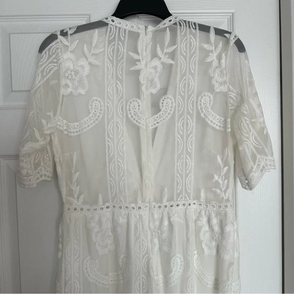 White lace sheer maxi dress with attached shorts size M - Picture 6 of 6